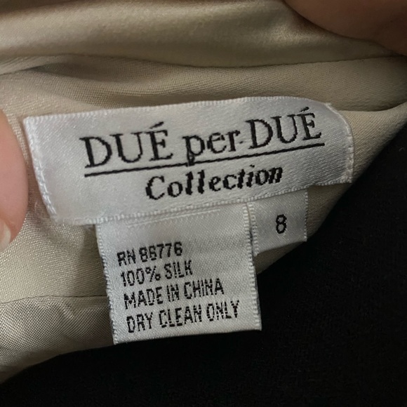 Dué per Dué Collection 100% Silk Blazer - Picture 6 of 6